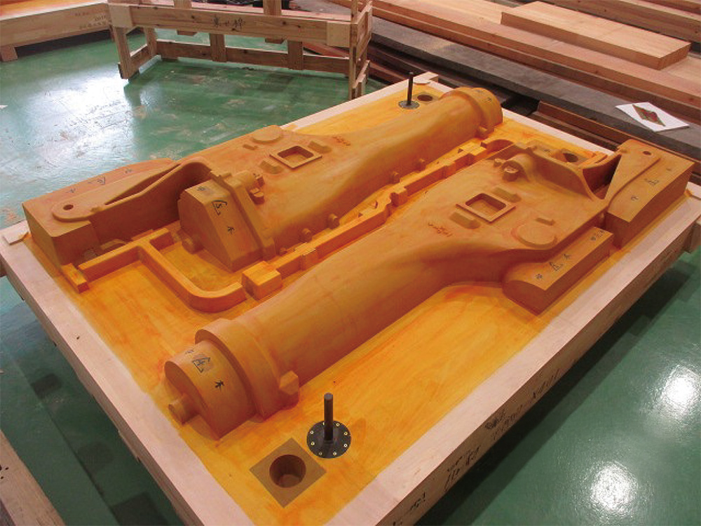 工作機械・ロボット・産業機材の木型製作風景1