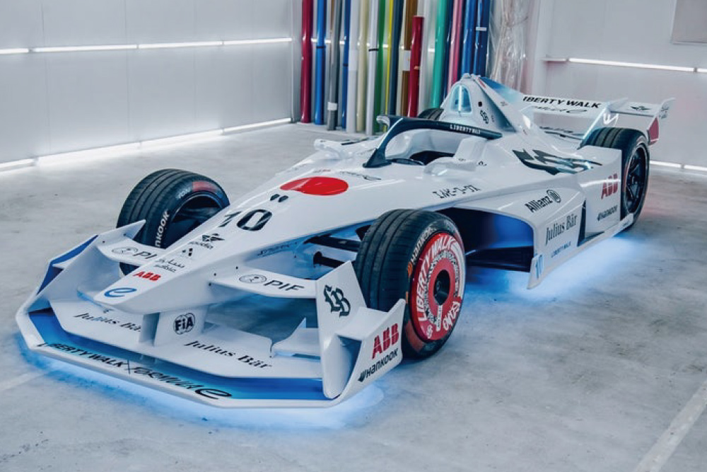 半導体・開発支援のモデリング風景3